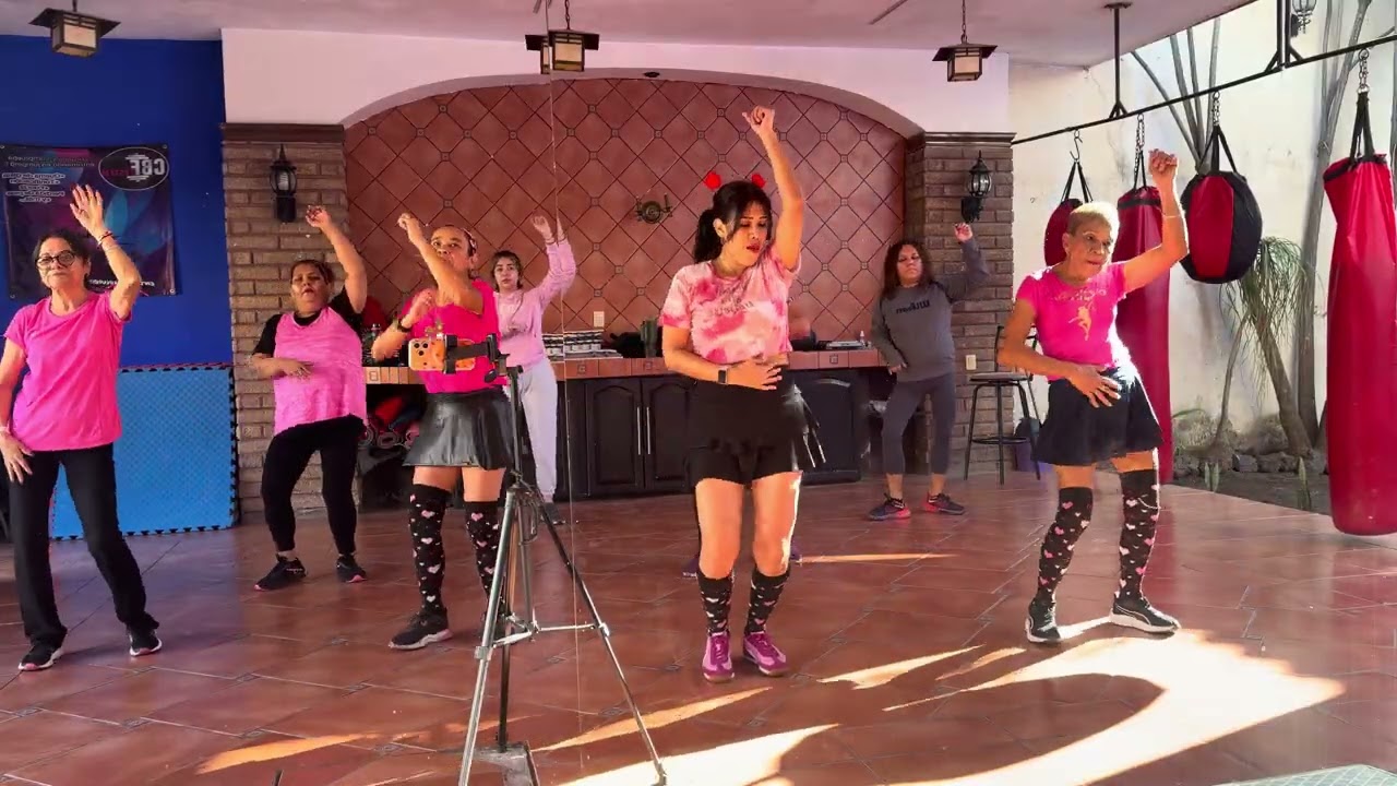 Baila con Gisella 💋#baile #zumba 