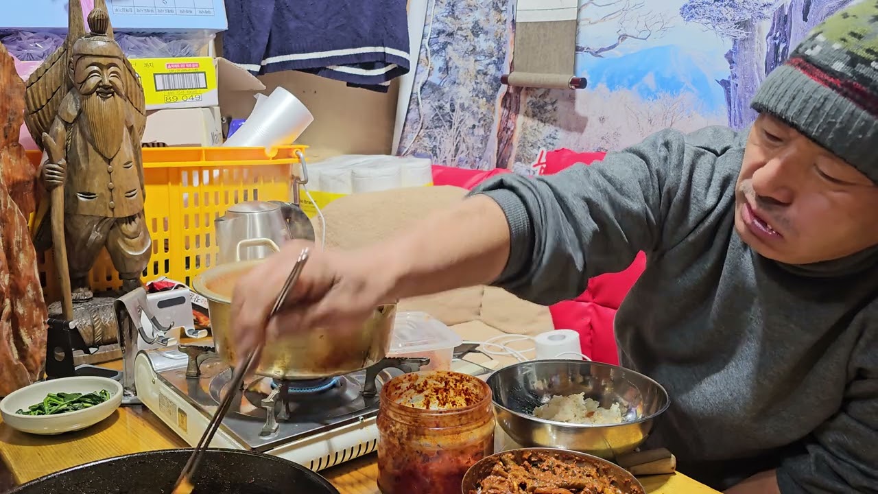 20대 아들과 60대 아버지 두남자 소갈비를 구워 밥한끼 먹는데 인생이 만만찮네 ᆢ