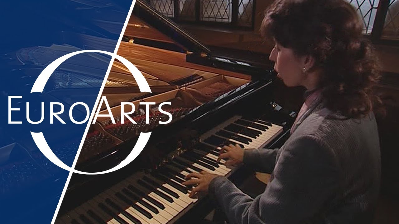 Angela Hewitt: Bach - Prelude & Fugue No. 13 in F-sharp major BWV 882 | WTC Book II