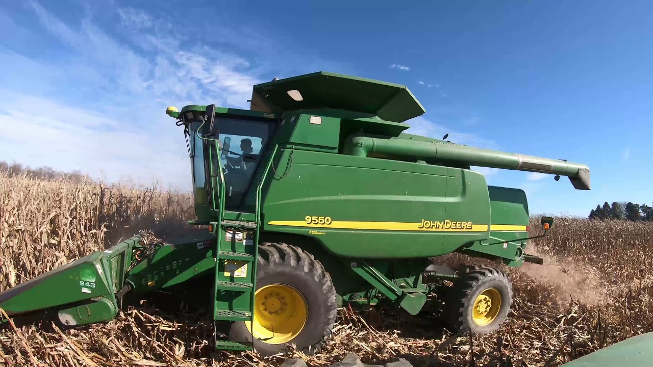 John Deere 9550 Combine Corn Harvest 2020 in 4K