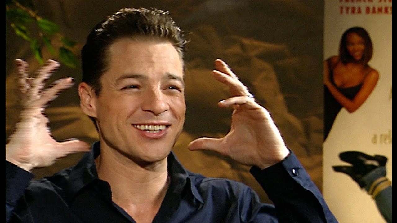 Rewind: French Stewart on White House visit, handling fame, almost killing Mary Hart & more (1999)