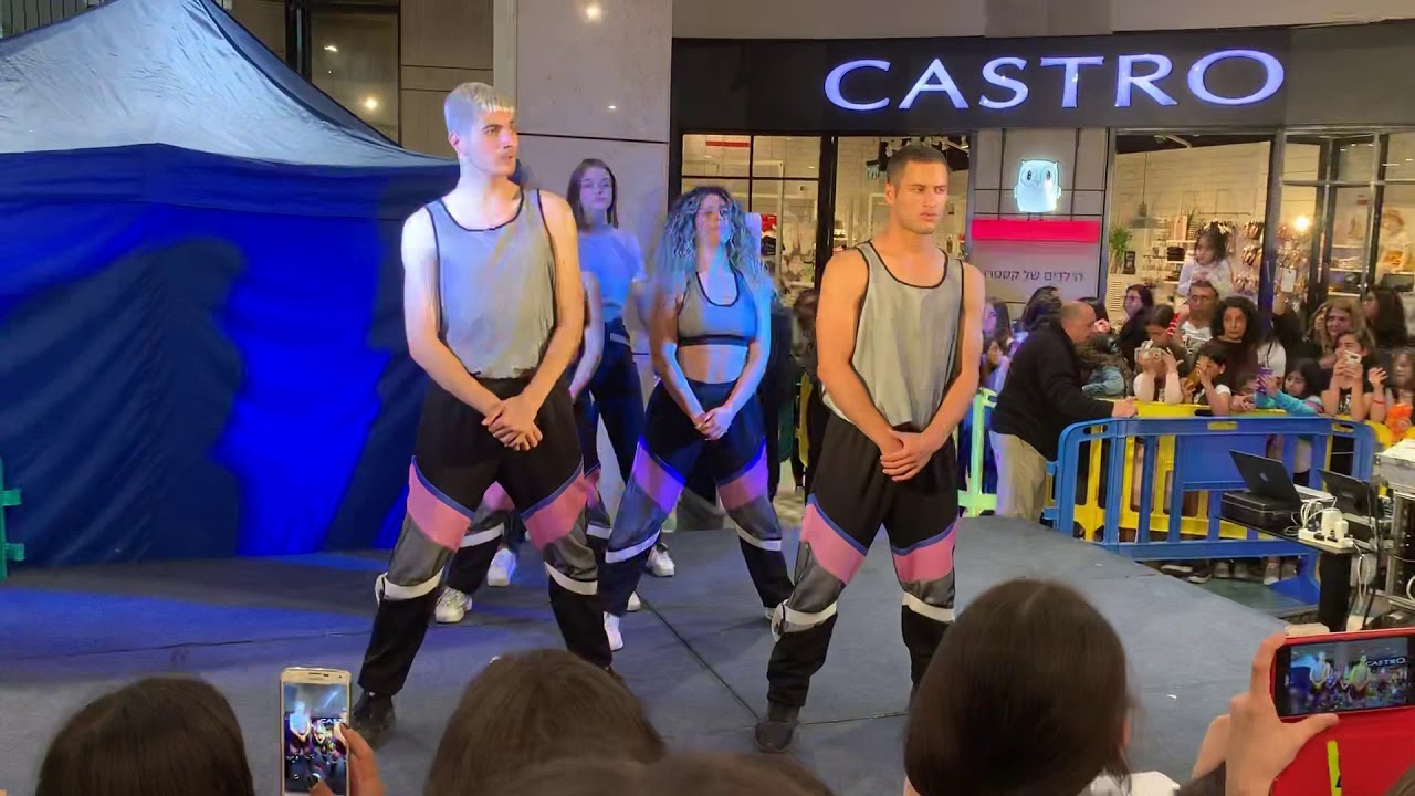 אנה זק בהופעה קניון חולון - money honey