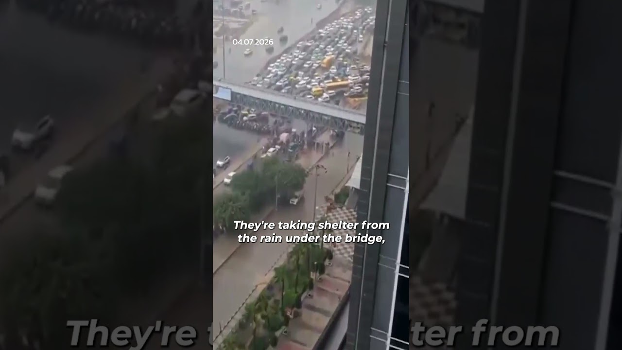 Bikers Taking Shelter From Rain Cause Traffic Jam In Greater Noida West | Mo of Everything