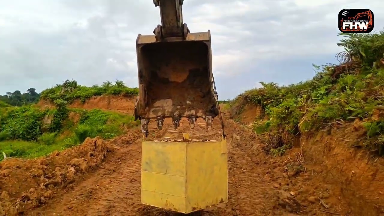Excavator ASMR Rolling While Carrying a Fuel Tank | Real Heavy Equipment Sounds 