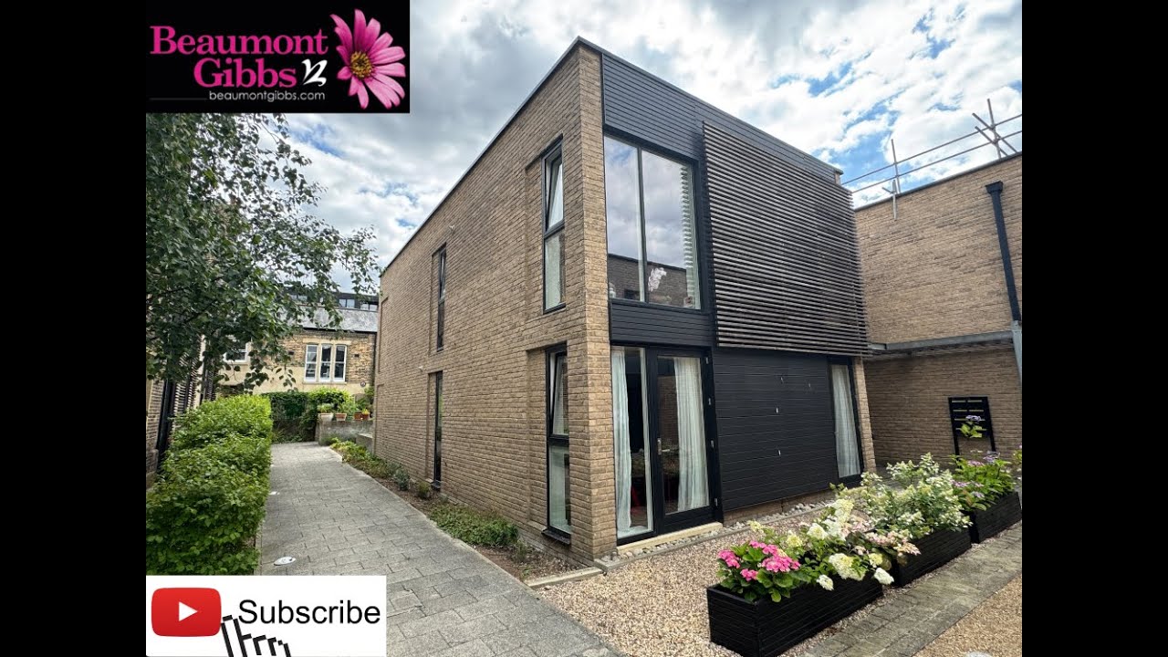 Stunning two double bedroom ground floor maisonette in the Royal Military Academy Woolwich.