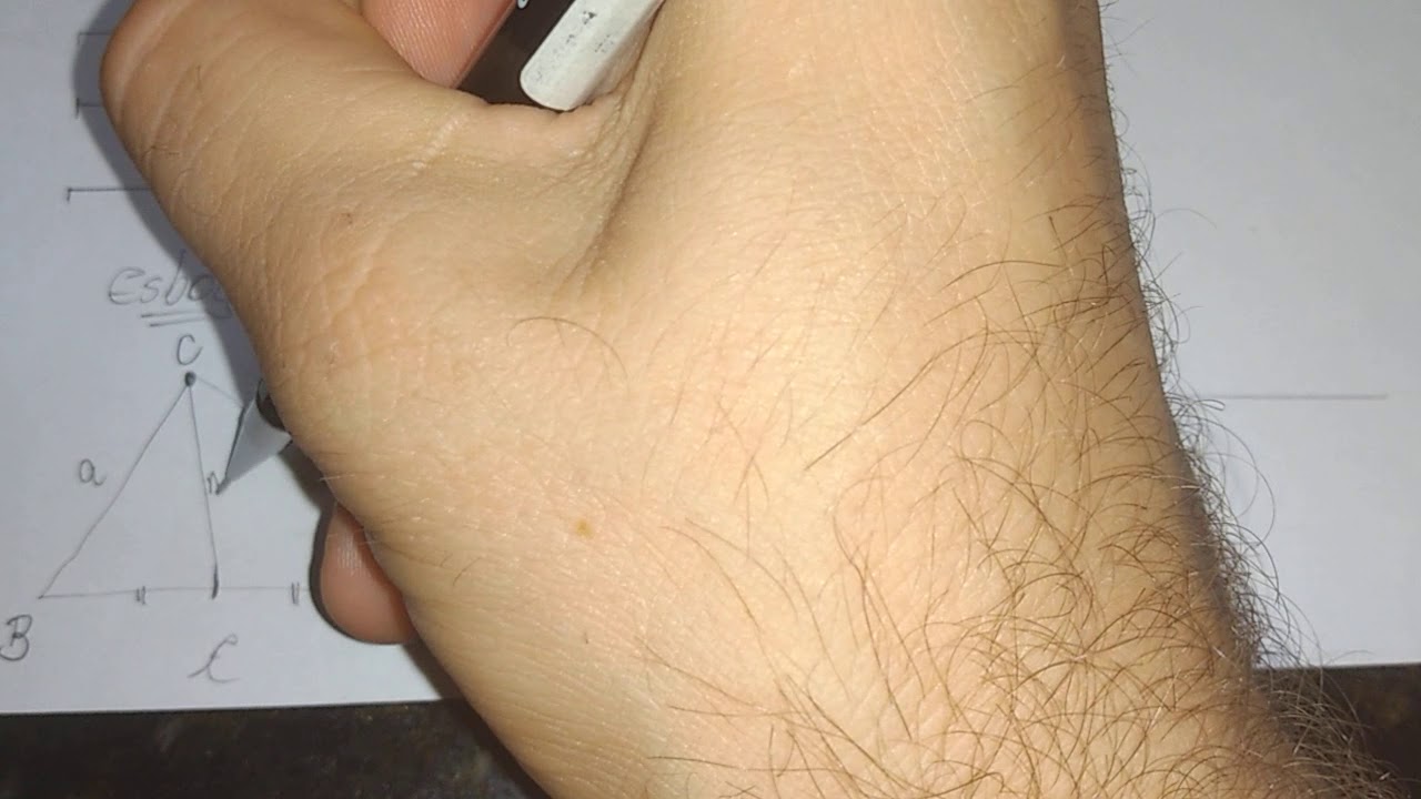 Construindo o Triângulo ABC dados dois lados e uma mediana.