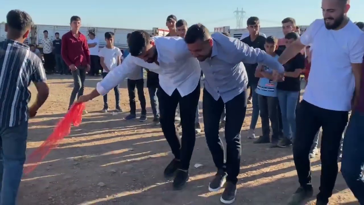 hozan azad silopi  tayan aşireti karatay ailesinin düğünü serebiye köyü gençleri harika oynuyorlar