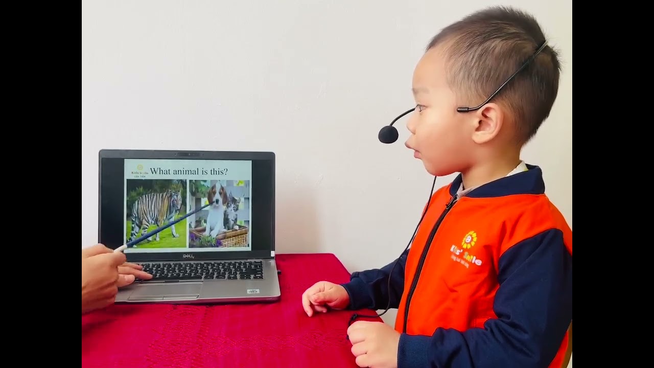 Bé Yên Viên. Video trả bài bộ môn Tiếng Anh học kì 1 năm học 2025-2026