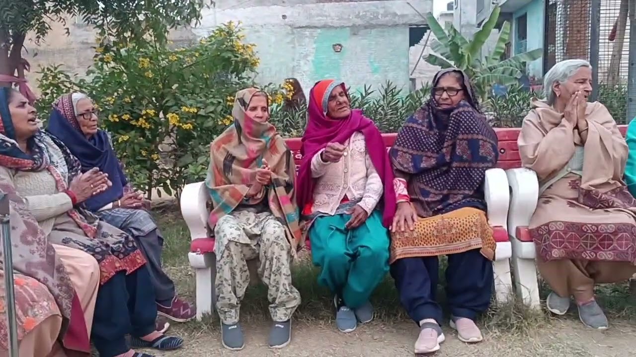 प्यारी सी आरती || राधा तेरी आरती कन्हैया तेरी आरती उतारे संसार 