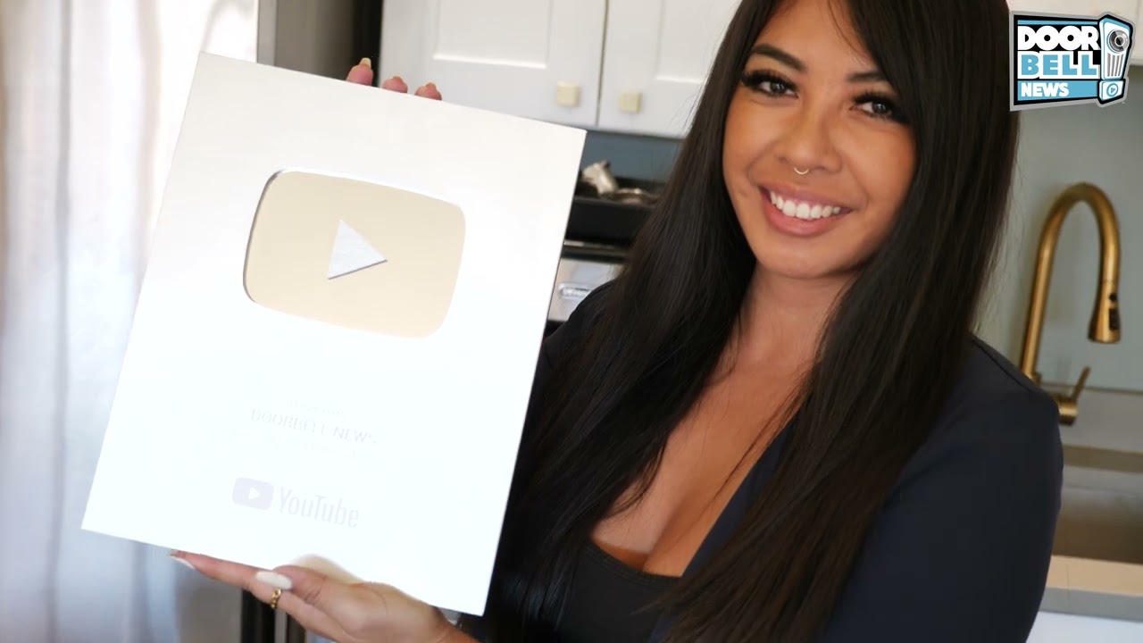 YOUTUBE SILVER PLAY BUTTON AWARD UNBOXING 🏆