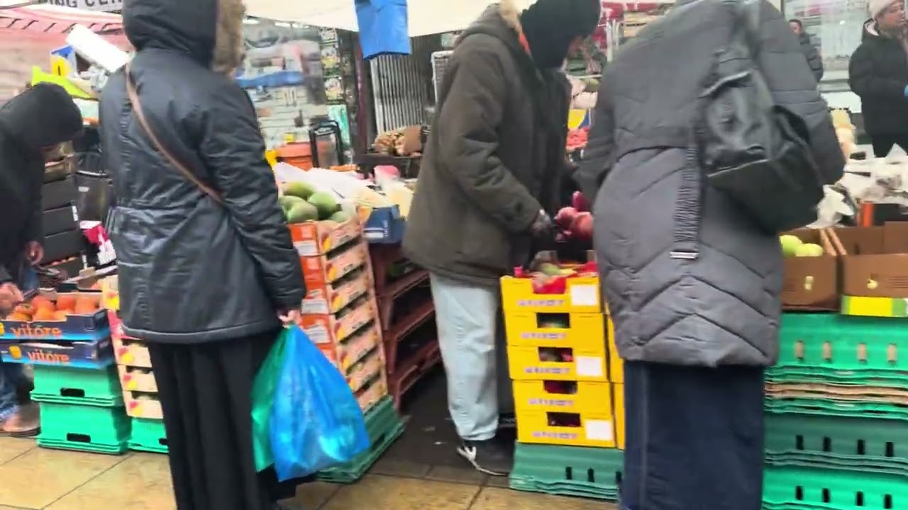 schedule Bangladeshi market ￼ London🇬🇧🫶🏻❤️￼ please my channel subscribe￼🙏👍🇬🇧🇧🇩 thank you￼