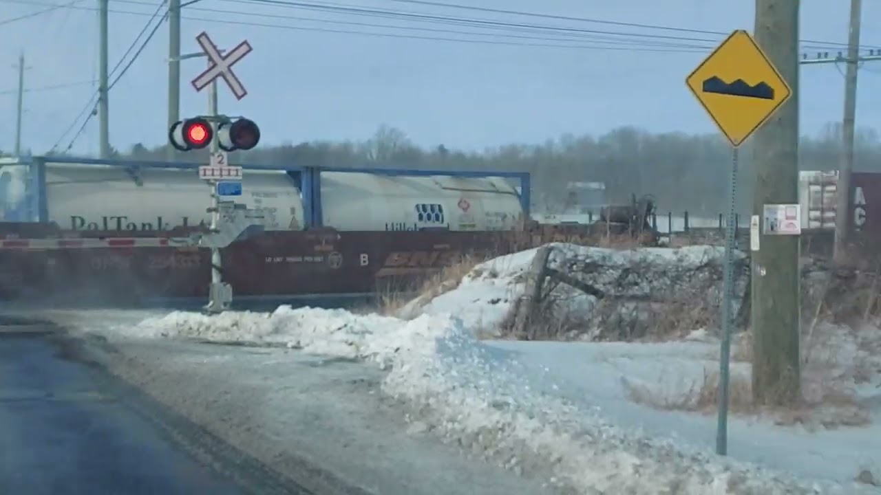 CN train going through mallorytown