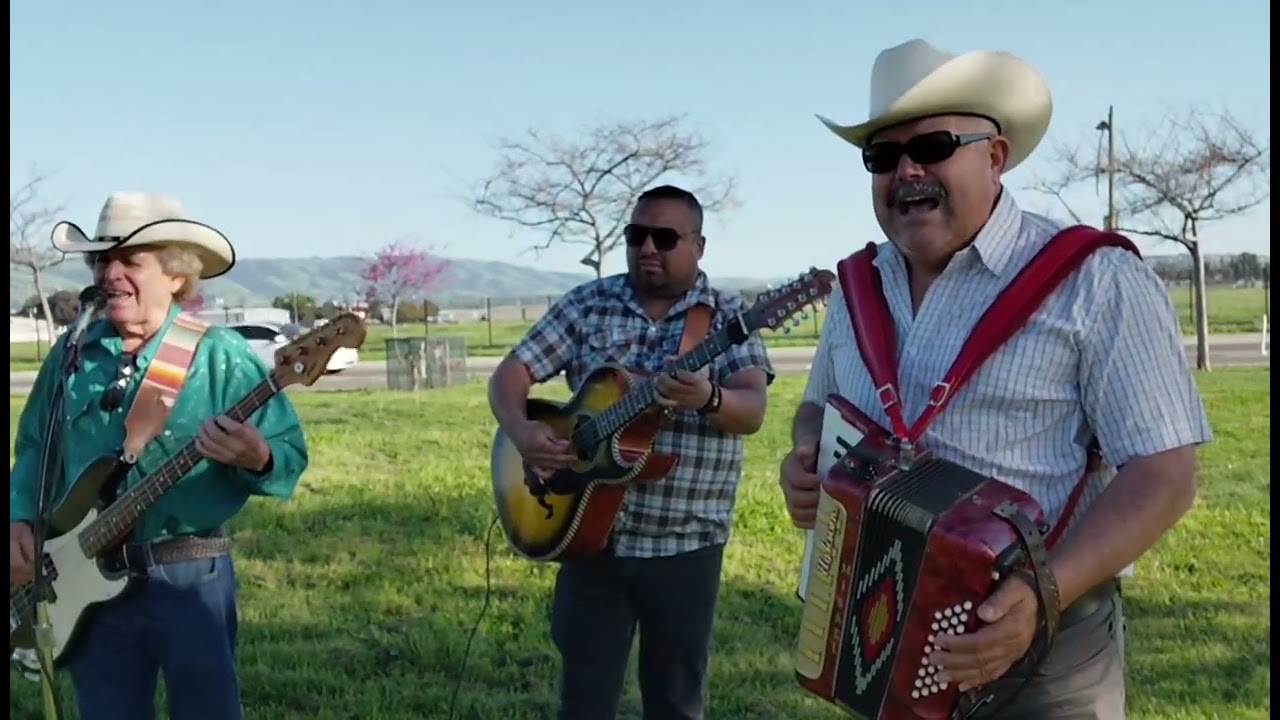 ERAN CIEN HOMBRES DE VERDE