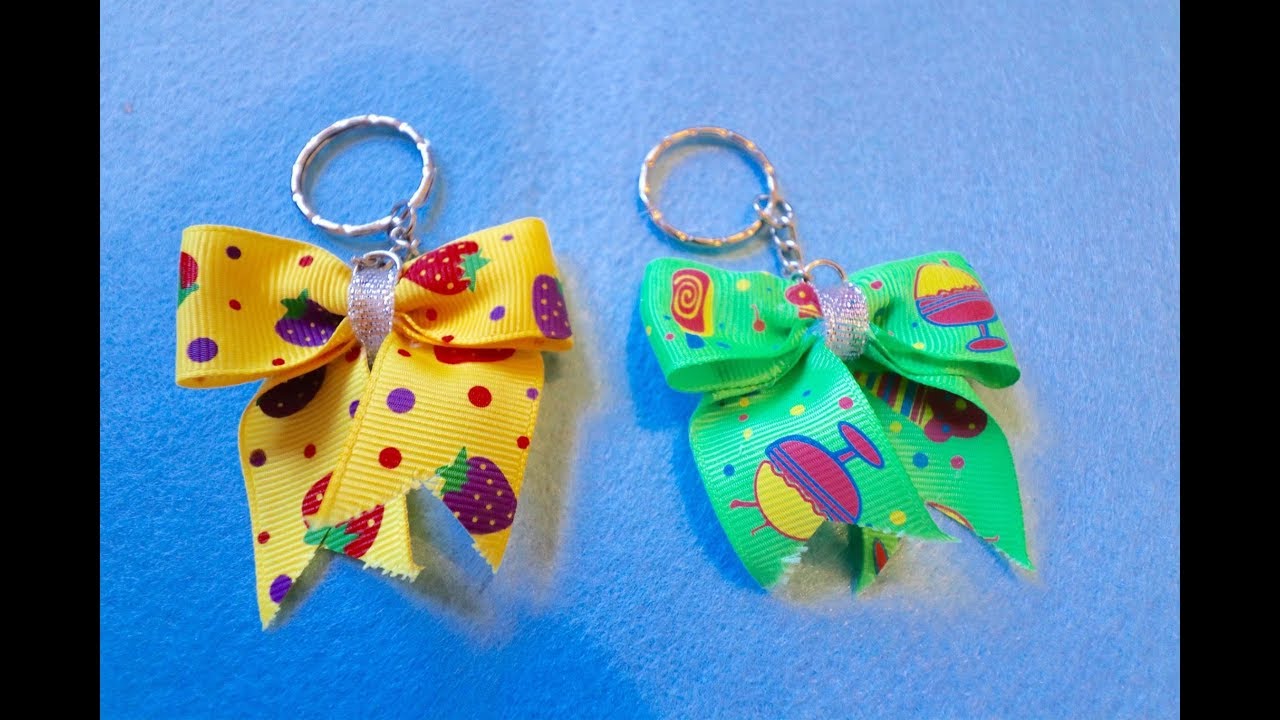 How to make a  mini cheer bow. DIY keychain bow