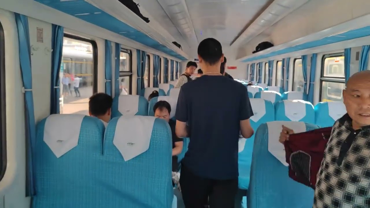 从湖北襄阳市坐K8059次列车到十堰市，全程行驶两个多小时，两座城市都很漂亮#过早 #襄阳牛肉面 #旅行 #旅行vlog