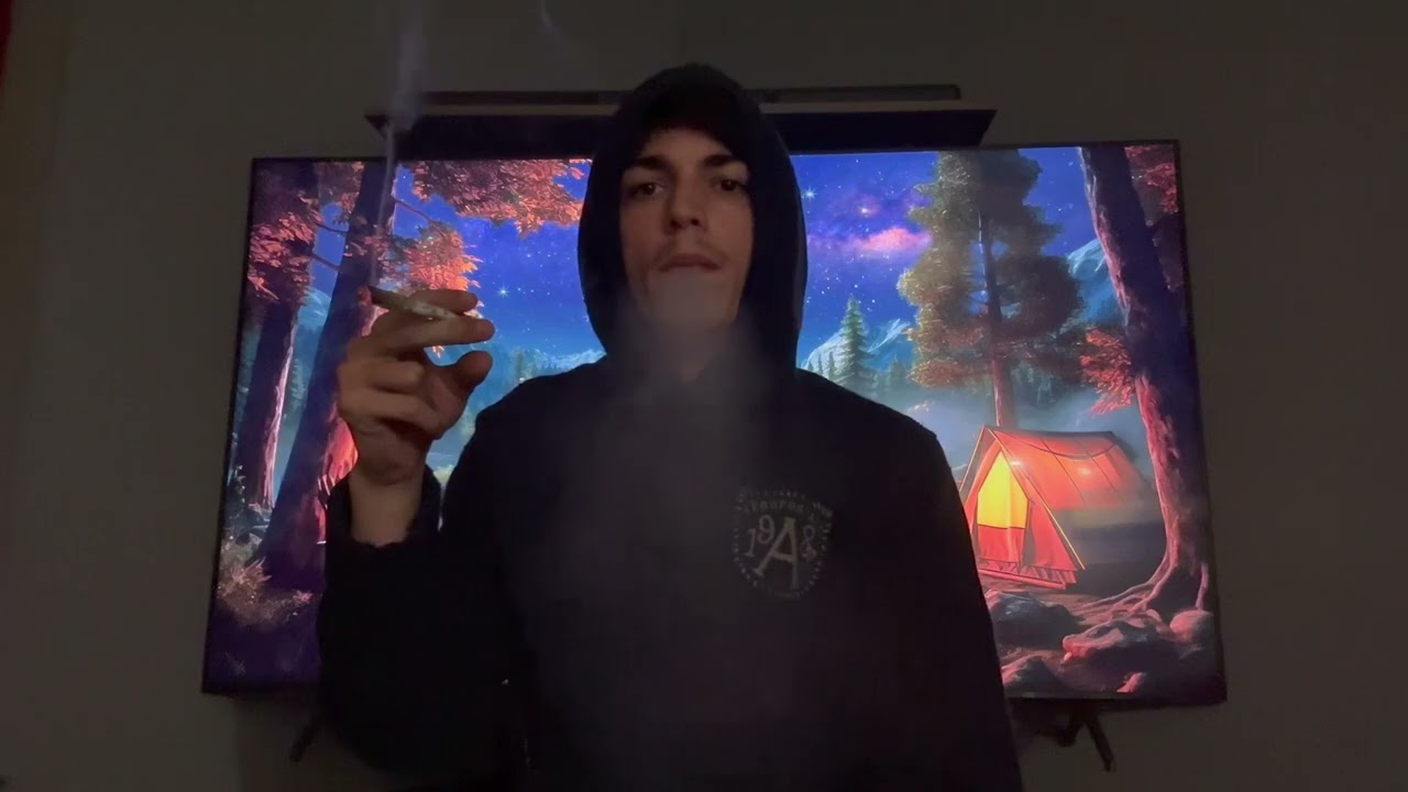 Smoking A Blueberry Joint (Juicy Jay's)