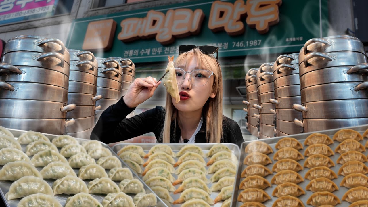 만두를 생각 없이 먹다가 초밥 무한리필집에서 먹는 것 보다 더 먹어버렸습니다.