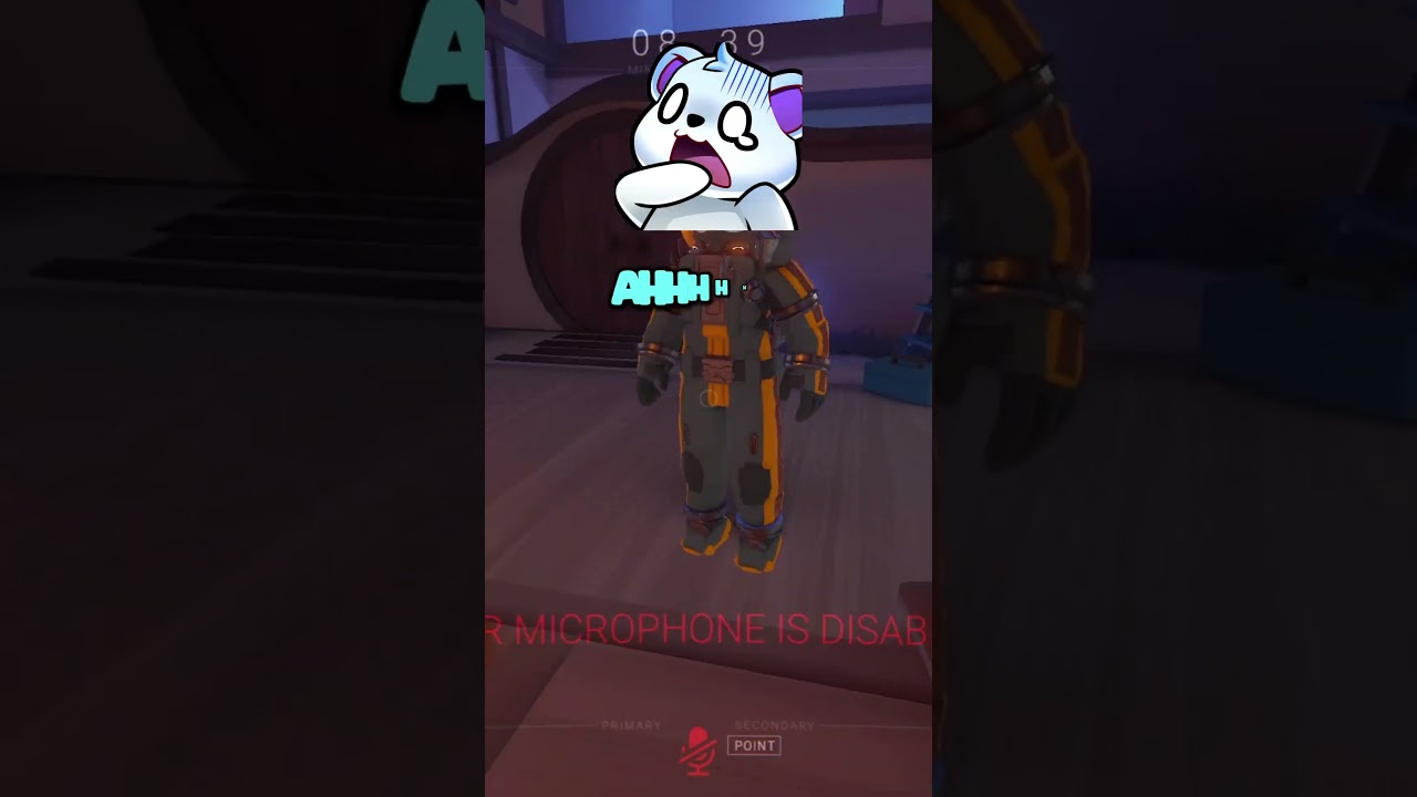Jakey runs away from Siri dog!