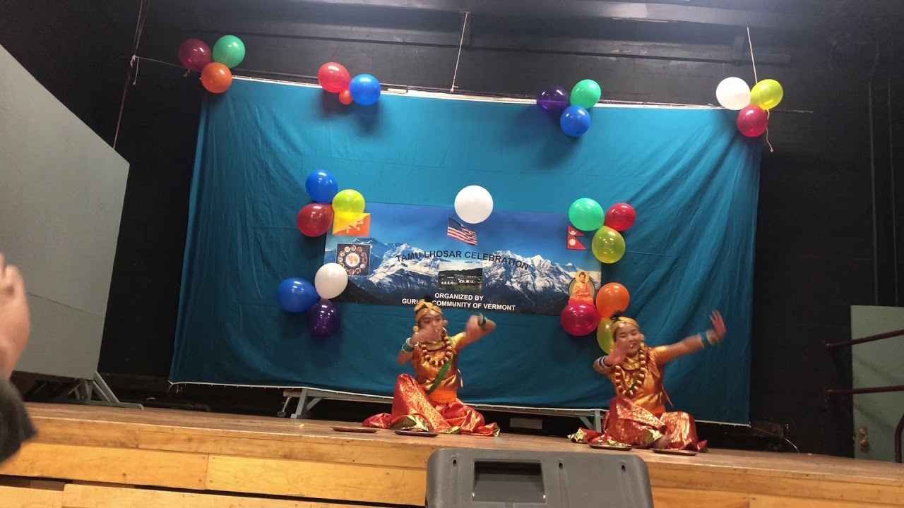 Wari Tuwalo pari tuwalo by Risthika & Isha