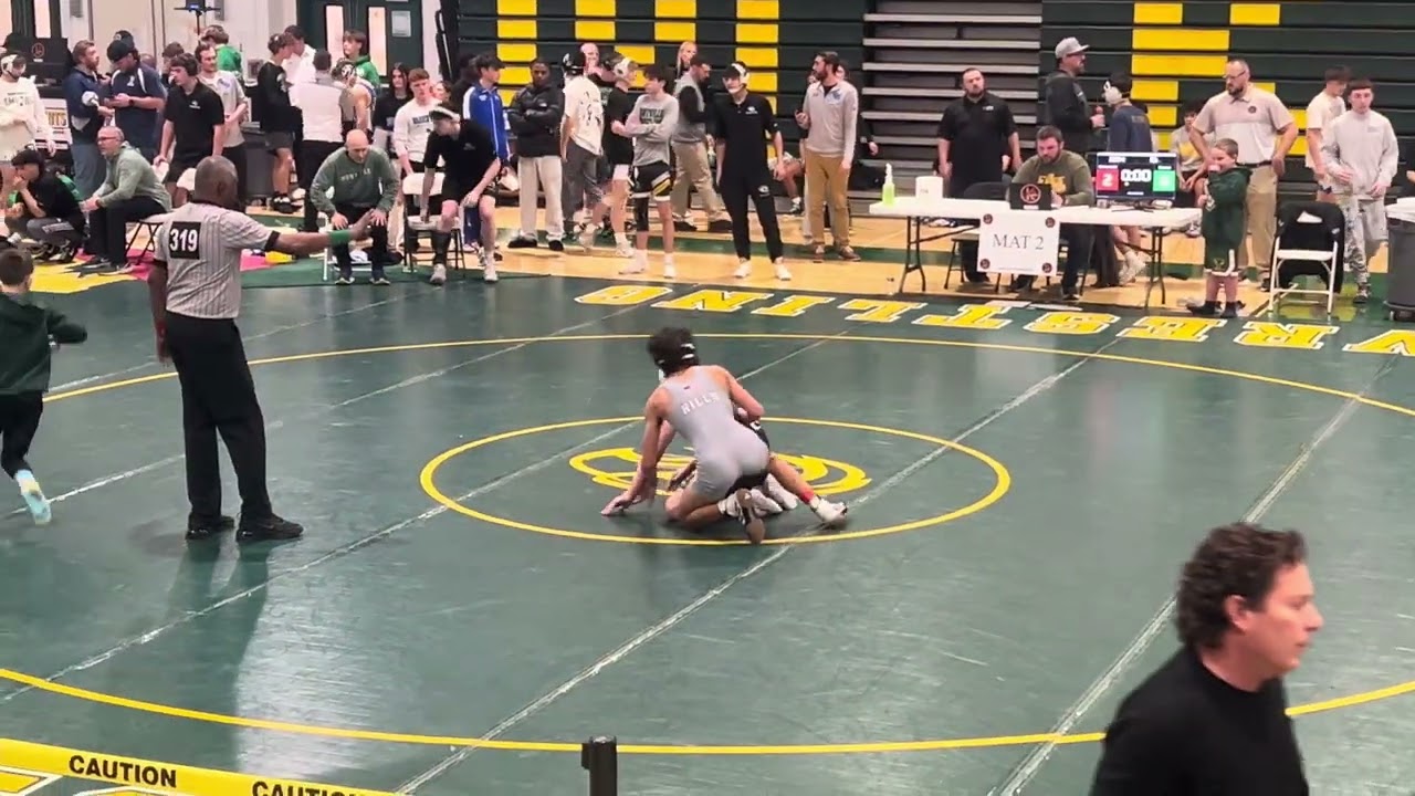 2025 Luke Manieri  wrestling Morris Knolls tournament vs WTCH - 12/20/2025