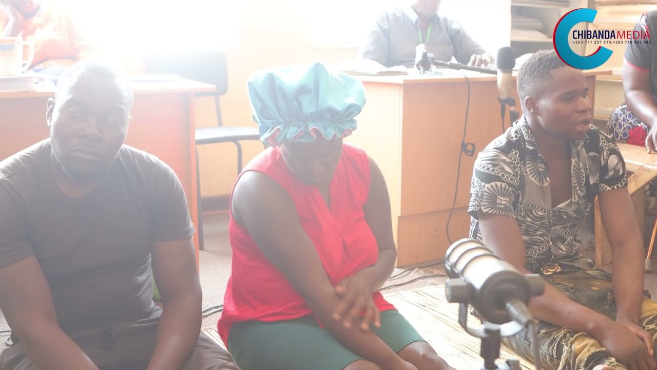 izvezvi  Abatwa nemukadzi wemunhu ane mimba wachitoita bonde-chief ngezi traditional court