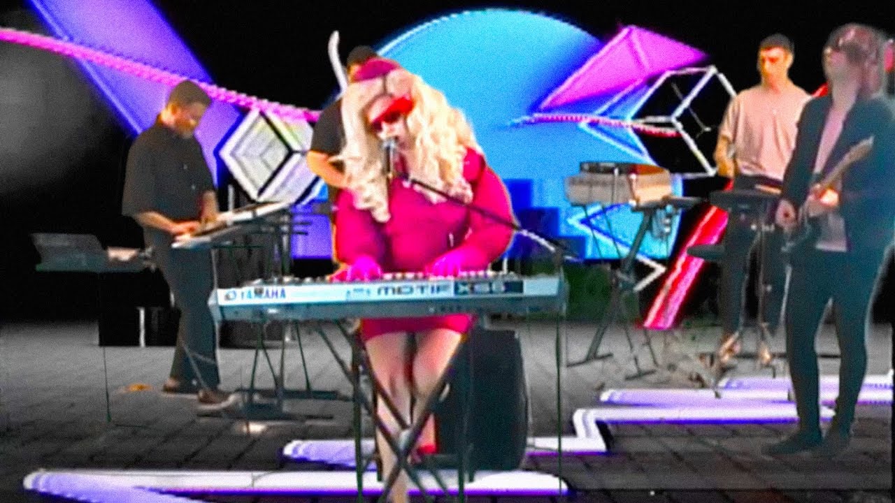 Allie X – Not So Bad in LA 💖⚡️Analog