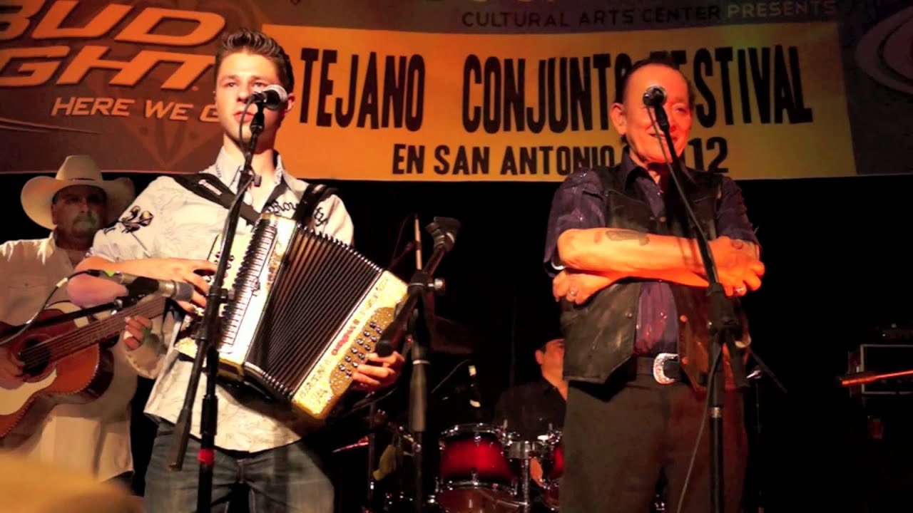 Flaco Jimenez and Dwayne Verheyden performing Lucerito De Mi Alma