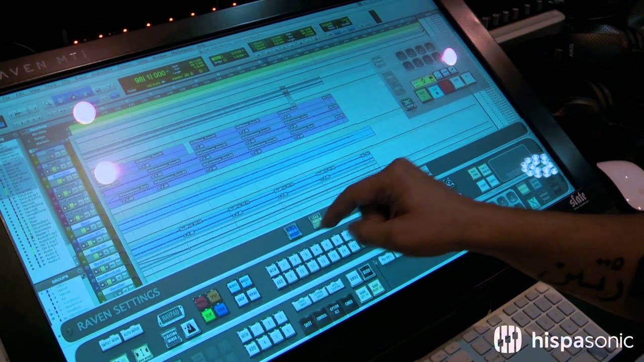 Raven MTi de Slate Pro Audio, exprimiendo la pantalla táctil