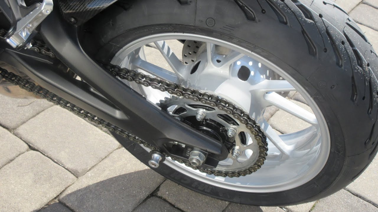 HOW TO REPLACE CHAIN ON MT09 YAMAHA AND OTHERS in 4 K.