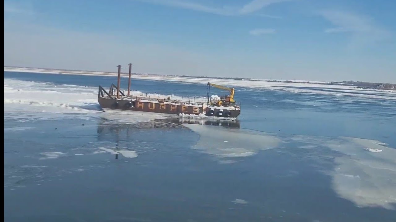 NYC Frozen Bay: Train view of Jamaica Bay #newyork #asmr #viral #train #mta #frozen #boat #bridge