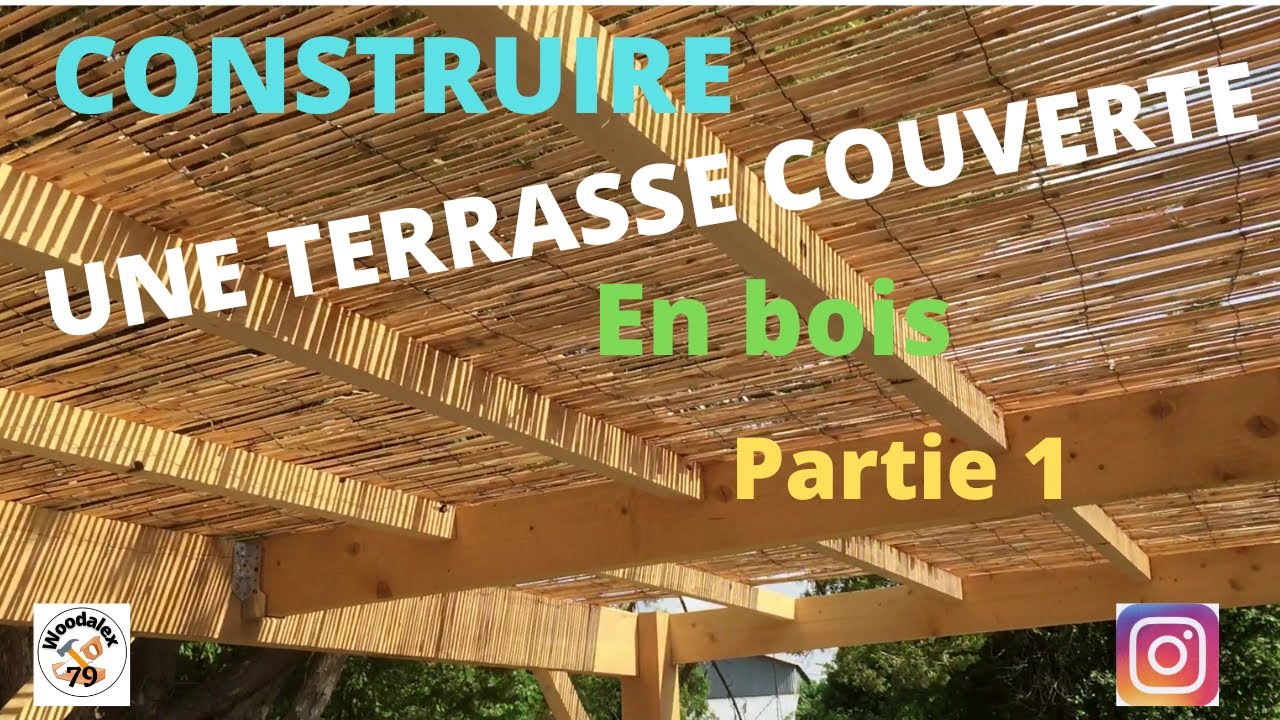 Une terrasse couverte en bois