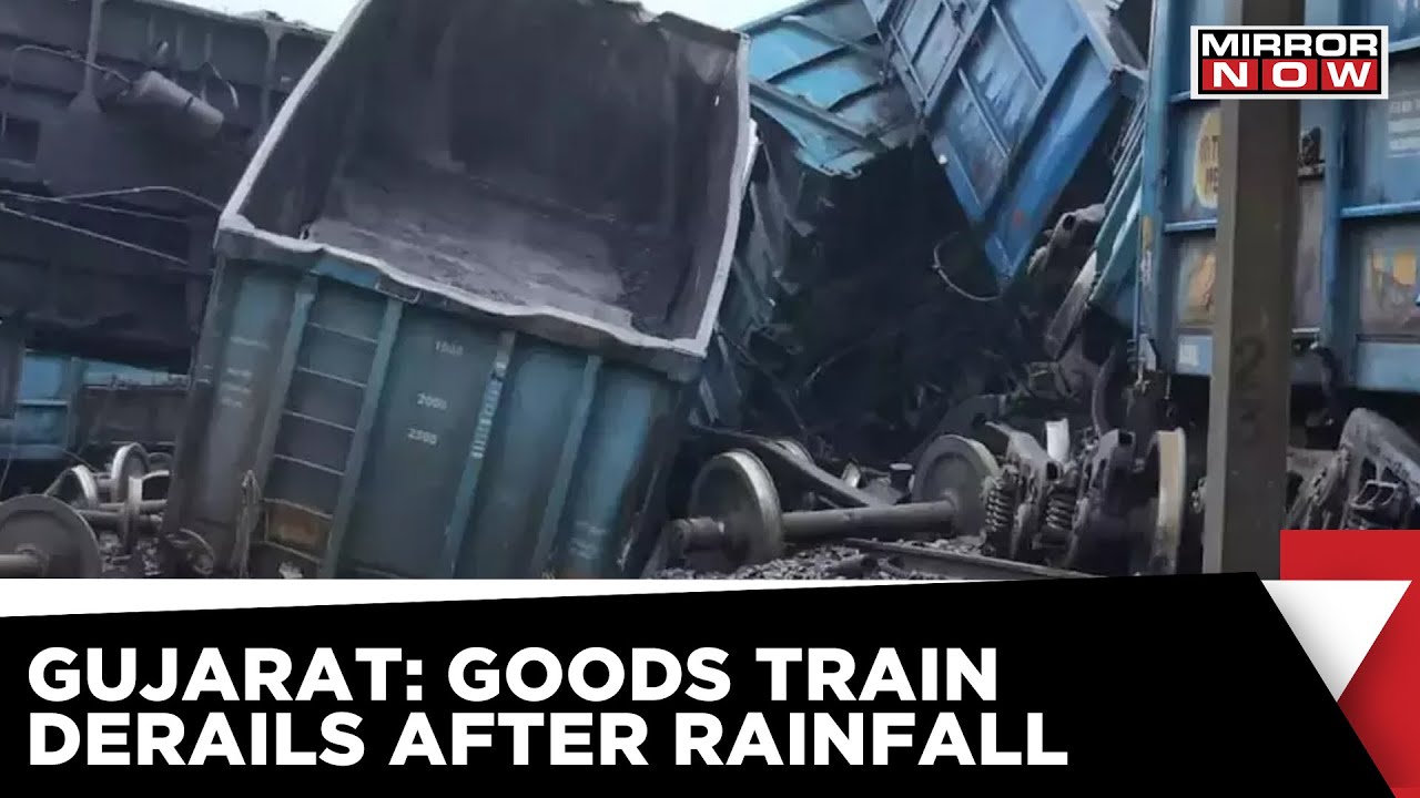 12 Coaches Of A Goods Train Derailed; Heavy Damage To The Railway Tracks | Breaking News