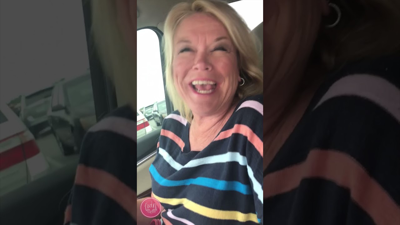 Family members react to twin pregnancy news | Twinmom.com
