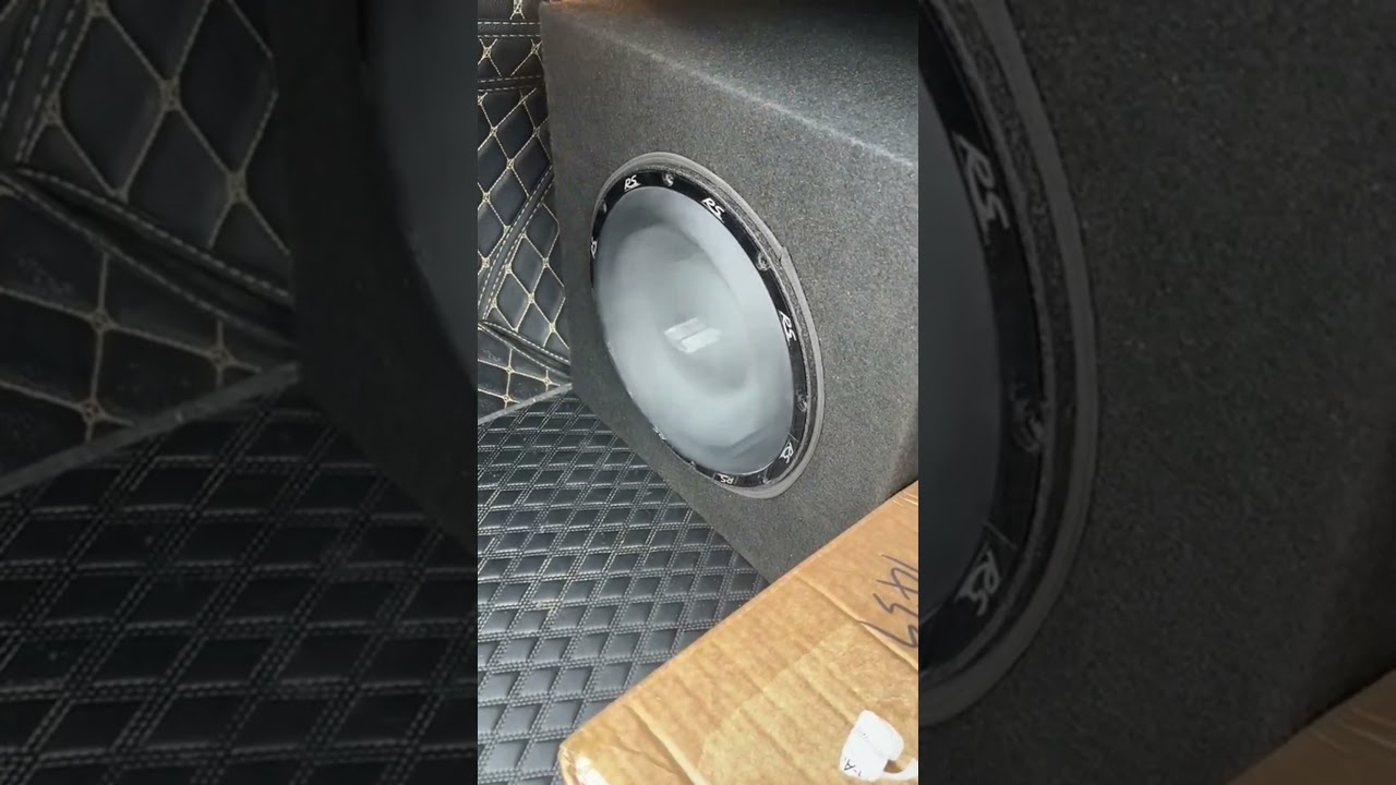 RS trunk subwoofer excursion