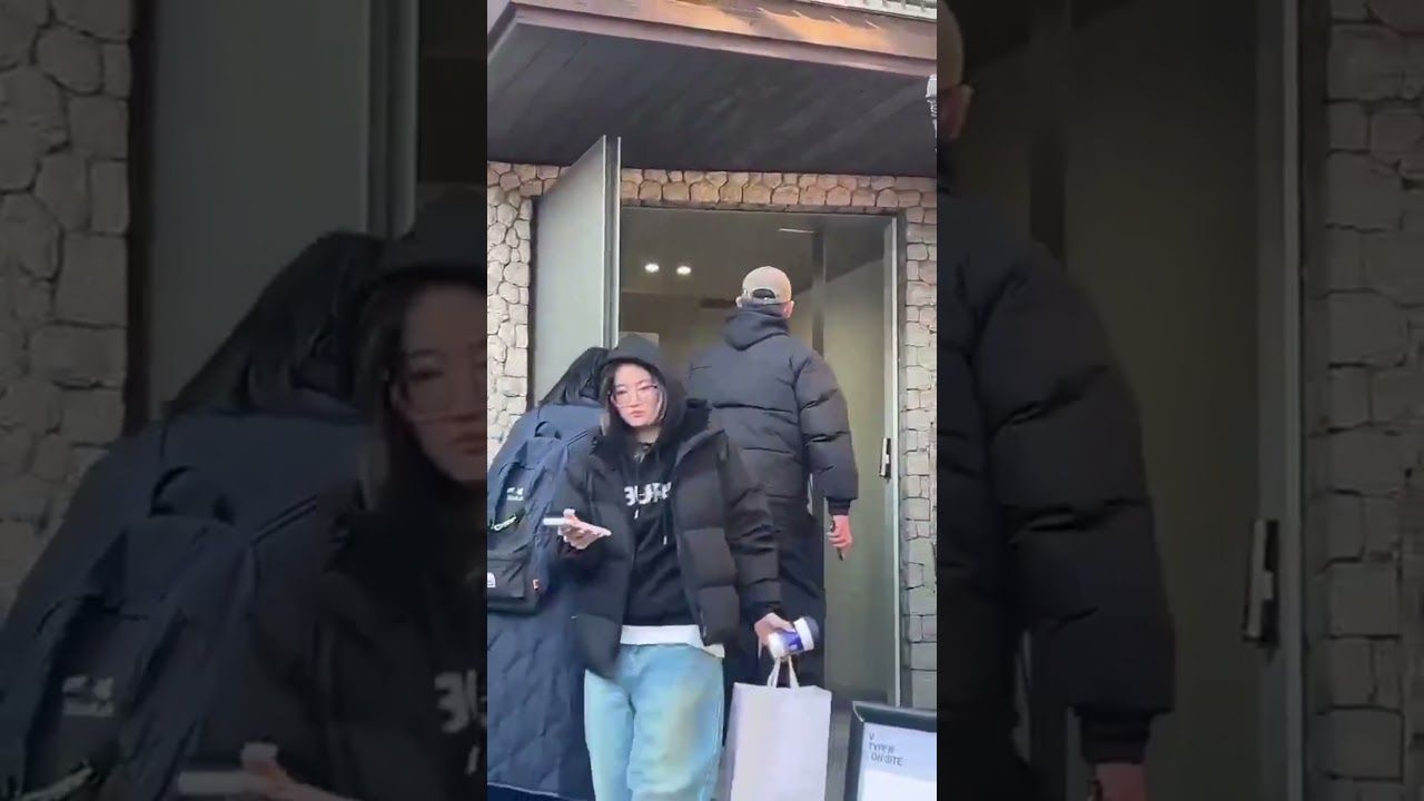 “V Enters His Own Exhibition". 