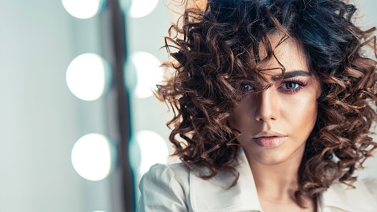 Window Light Natural Portrait Photography - Behind the Scenes