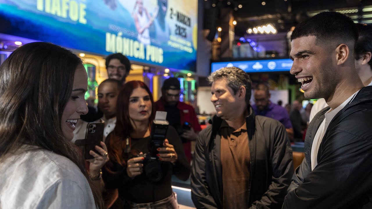 Mónica Puig y Carlos Alcaraz comparten en un almuerzo en Distrito T Mobile
