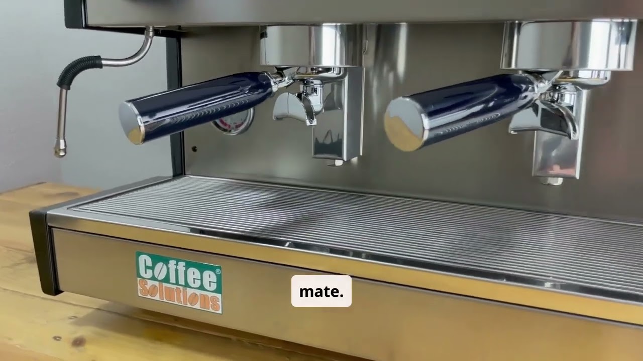 La Cafetera Italiana Que Todo Negocio Necesita: Gaggia La Nera 2 Grupos Semiautomática