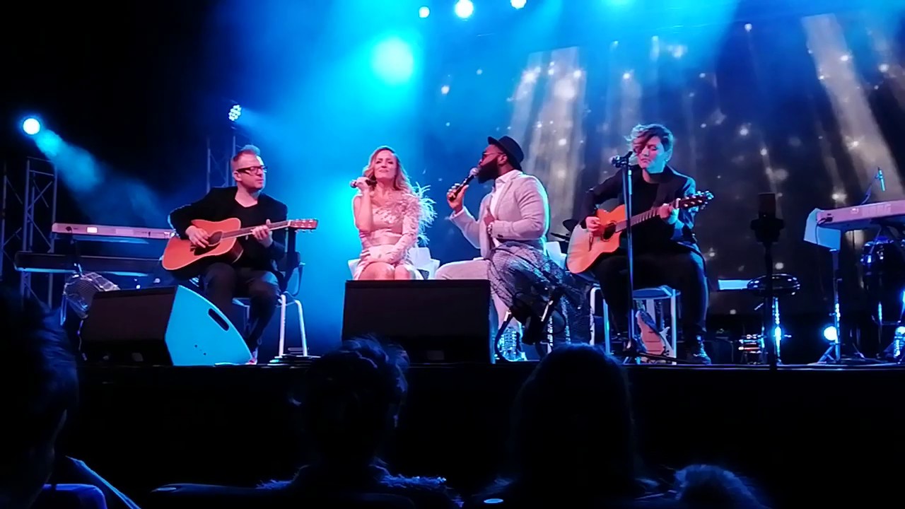 Tijana Bogićević ft. Mark Robertson aka Sing-Sing - Like I'm gonna lose you (live cover)