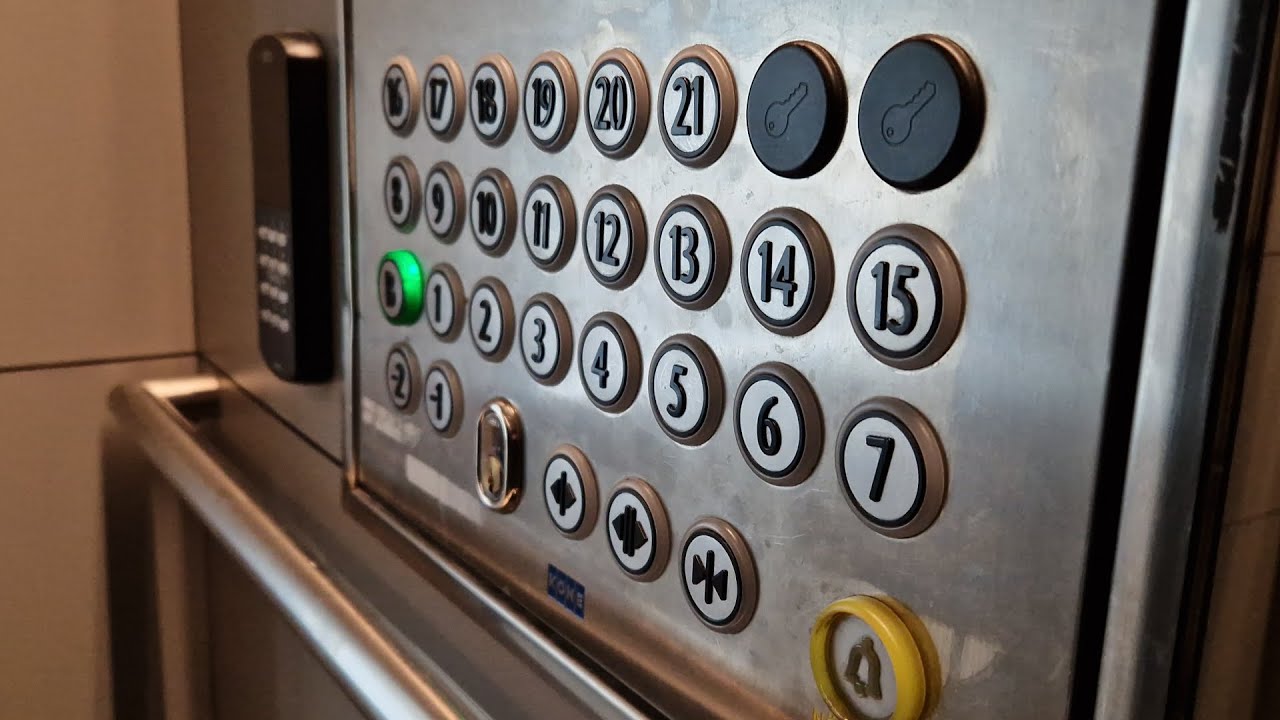 2x ThyssenKrupp & 6x KONE (2x broken) elevators + EPIC FAIL!! @ Skrapan, Stockholm, Sweden
