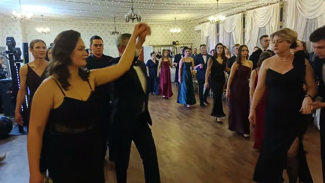 Polonez 2026 w wykonaniu tegorocznych maturzystów 