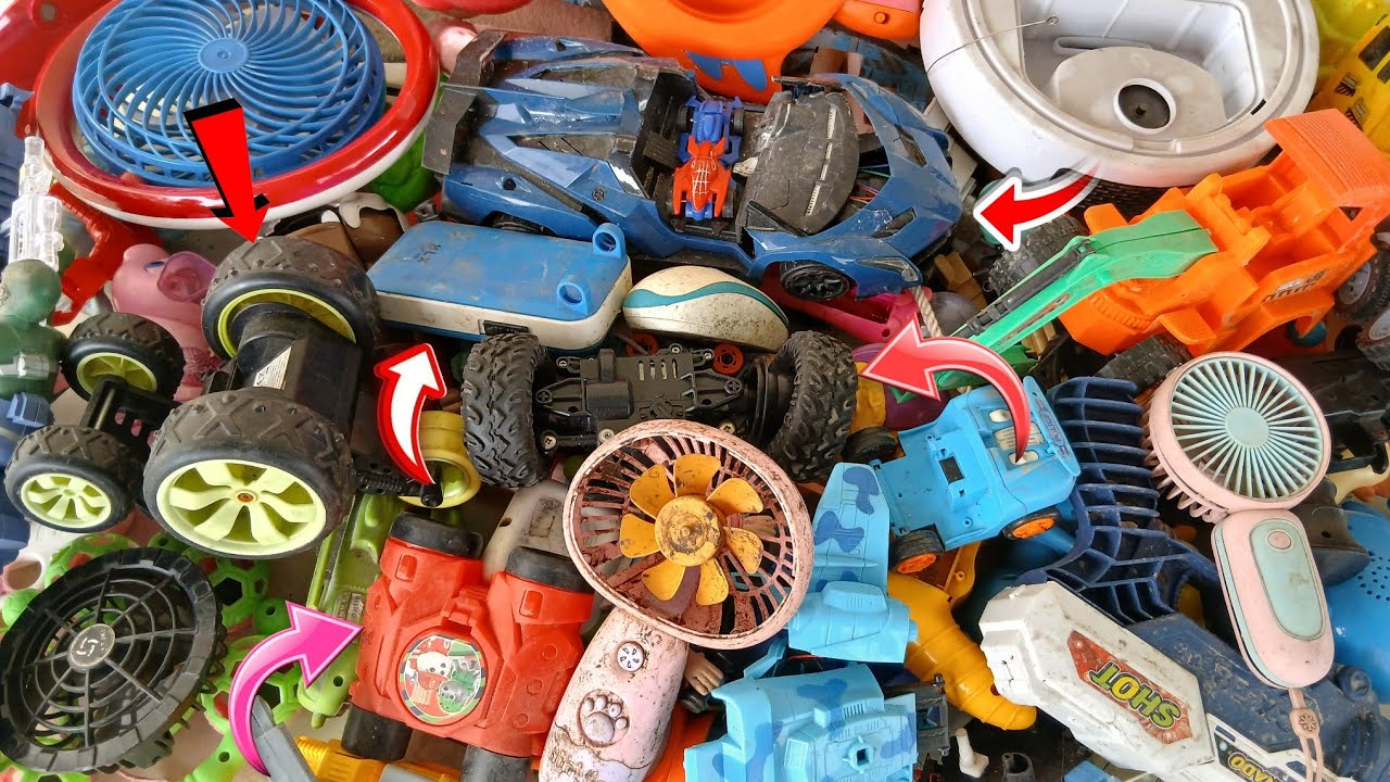 Discovering Vintage Items | Found Strange Toys That Still Work & Many Old, Broken Mini Fans