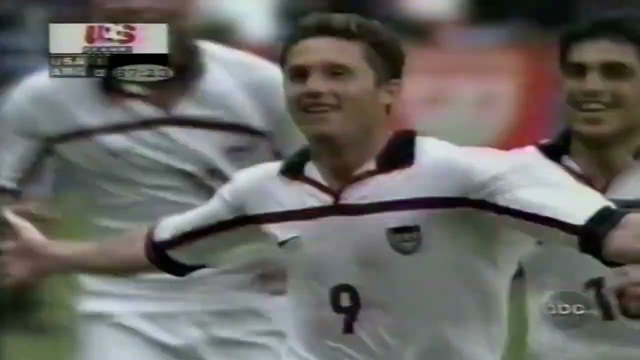 Joe-Max Moore 🇺🇸(1992-2002): goals