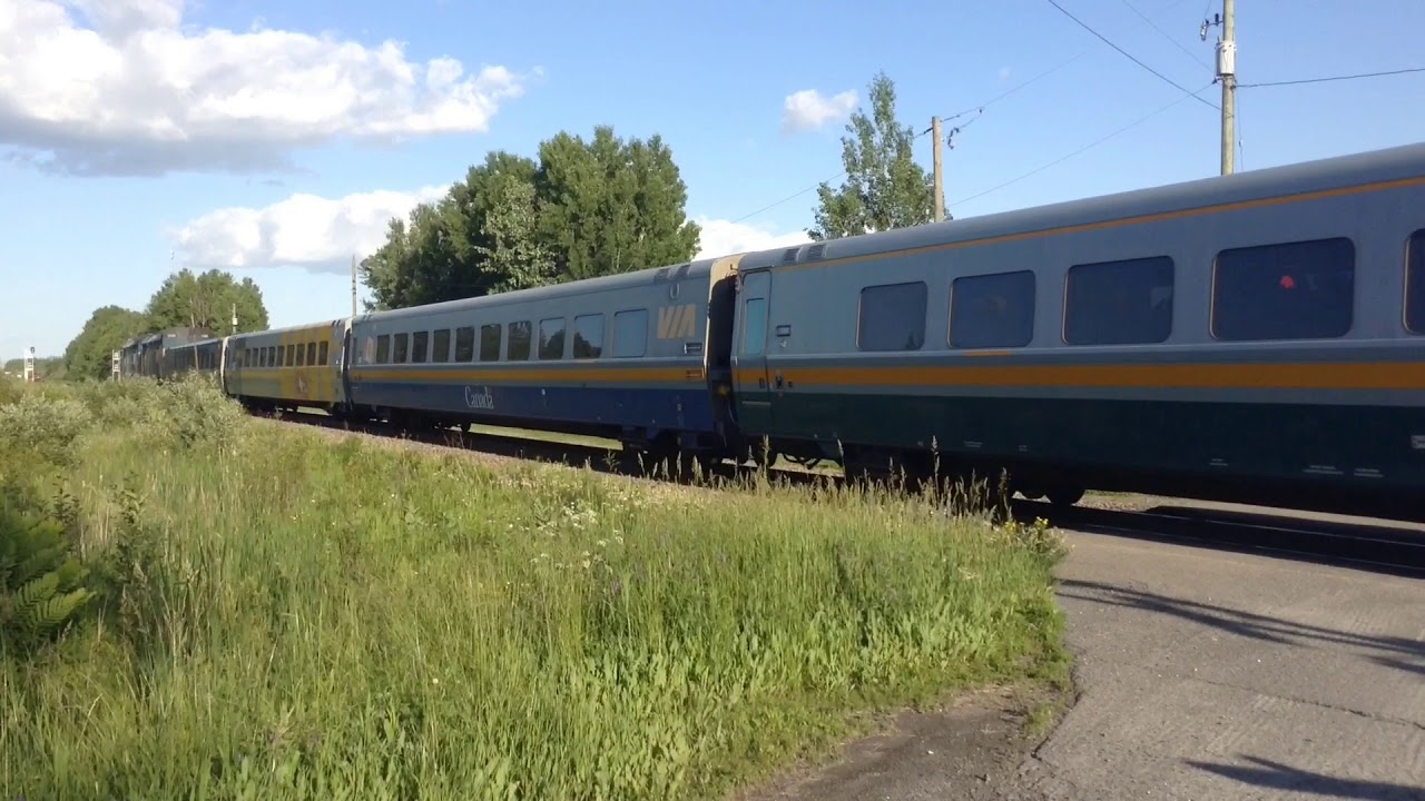 Emergency horn, VIA rail meet at Carlsbad springs with an awesome crew