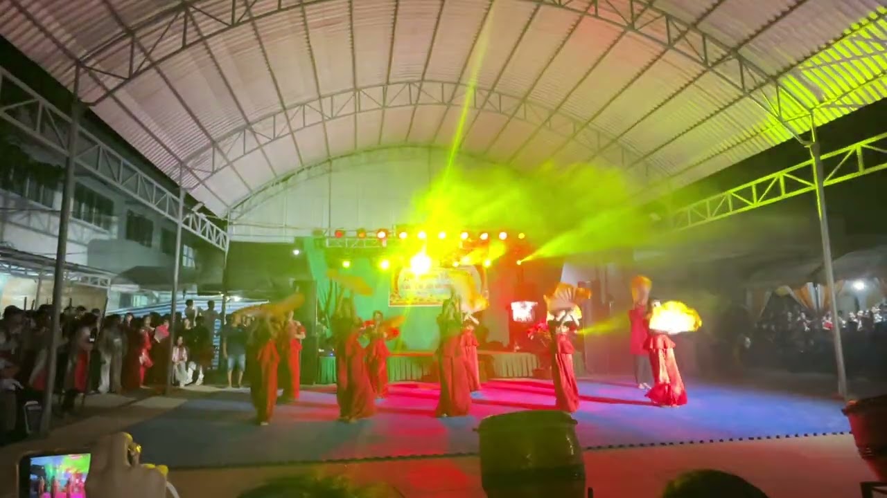 Múa hội trại 11A9