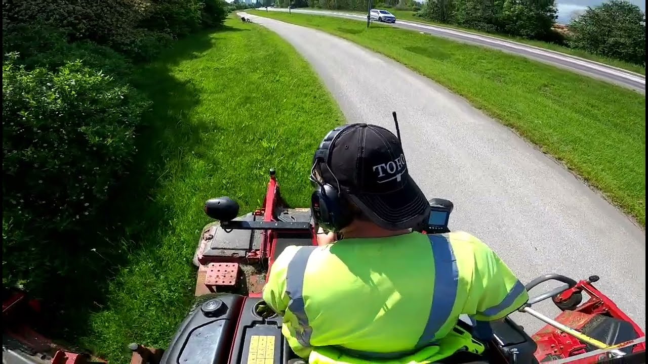 Toro 5900 gräsklippning, så här ser mina dagar ut.