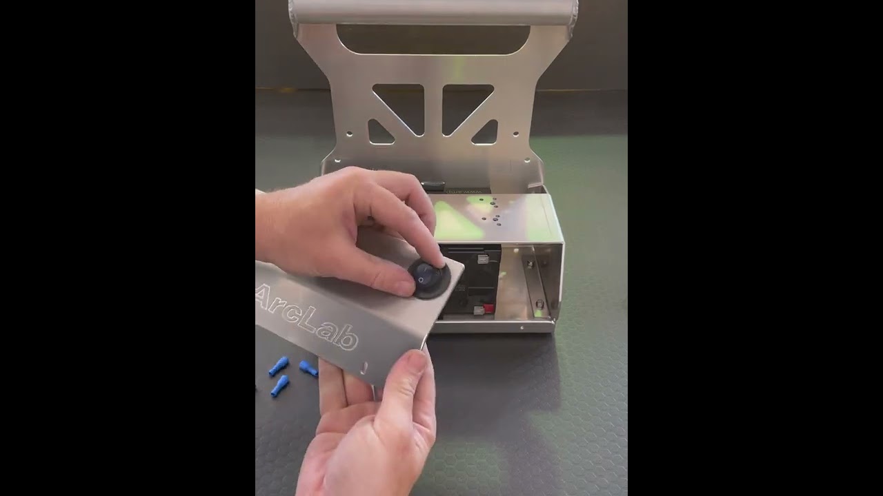 ArcLab 5200 series shuttle assembly