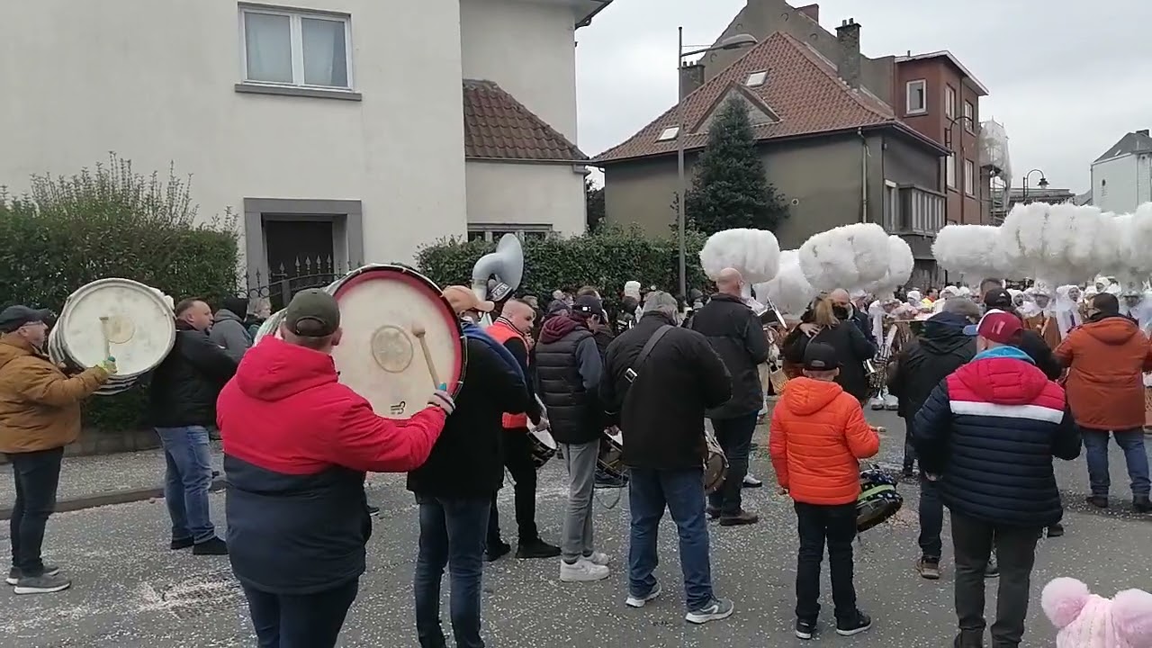 Carnaval : Cortège des Sociétés de Gilles / Braine-le-Comte (Belgique) / 2023