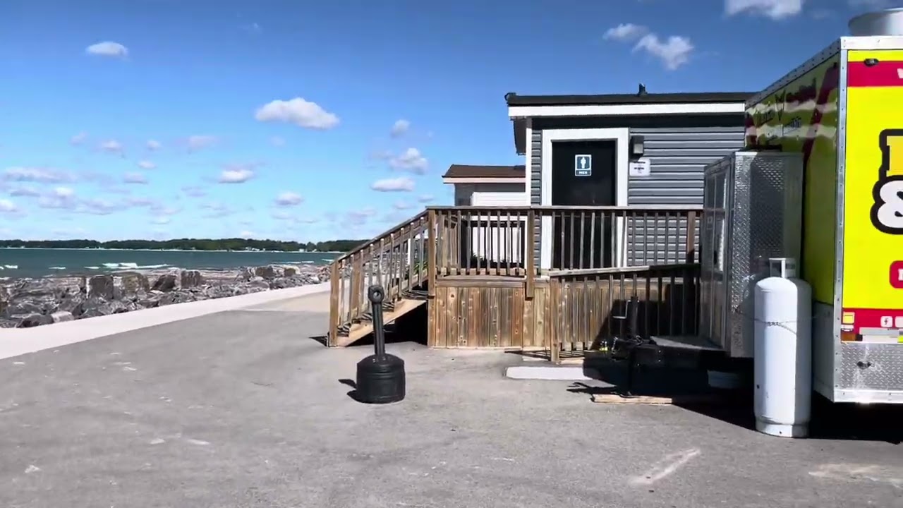 Sun Retreats Sherkston Shores - Luxury Lakefront Cottage 2 Bedroom