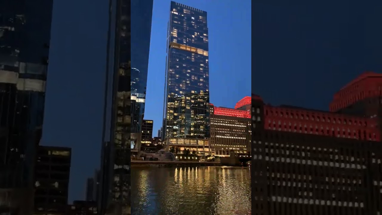 Night cruise in the Chicago River